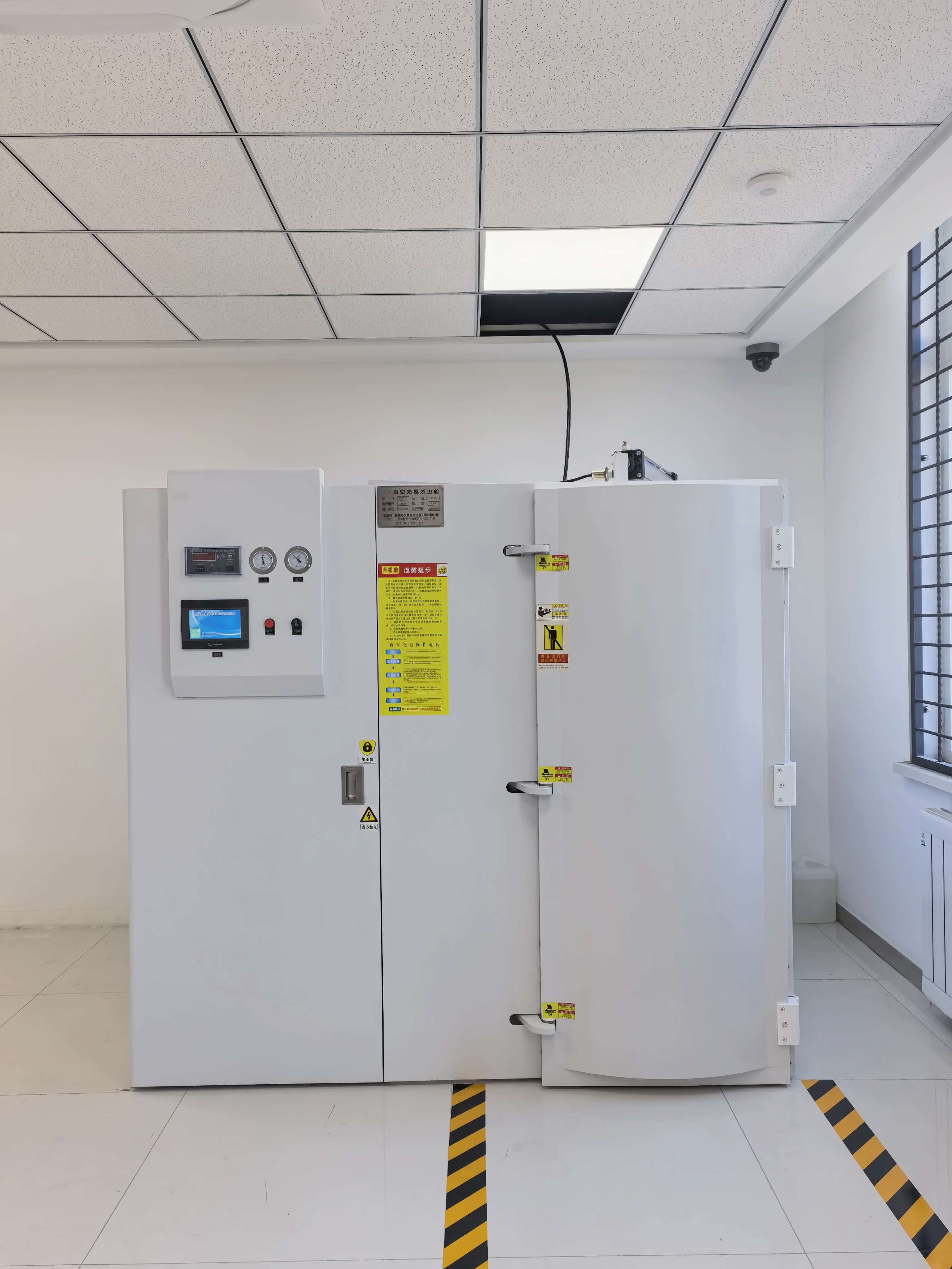Anoxic pest control chamber for cultural heritage preservation Anoxic pest control chamber for cultural heritage preservation