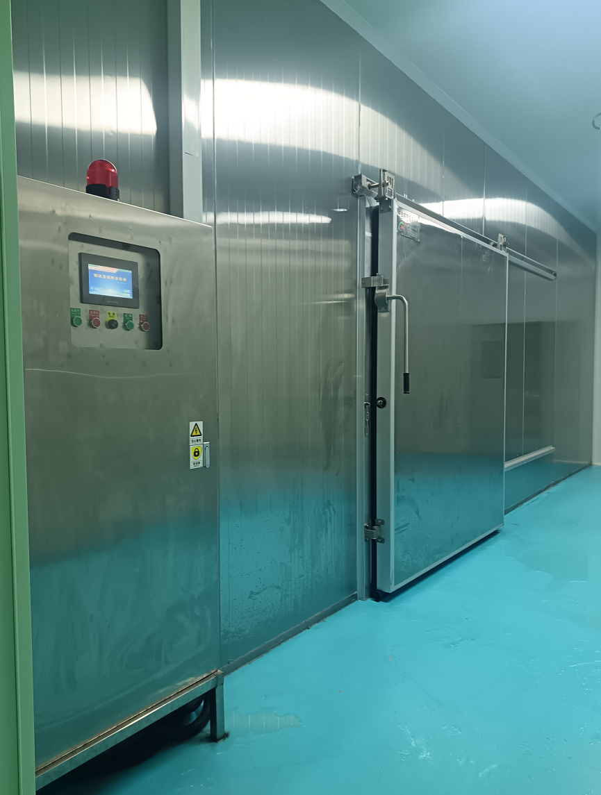 外部的控制面板和重型门 外部的控制面板和重型门